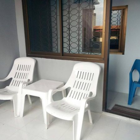 Appartamento A & P House Bangkok Esterno foto
