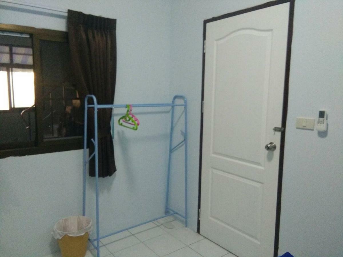 Appartamento A & P House Bangkok Esterno foto