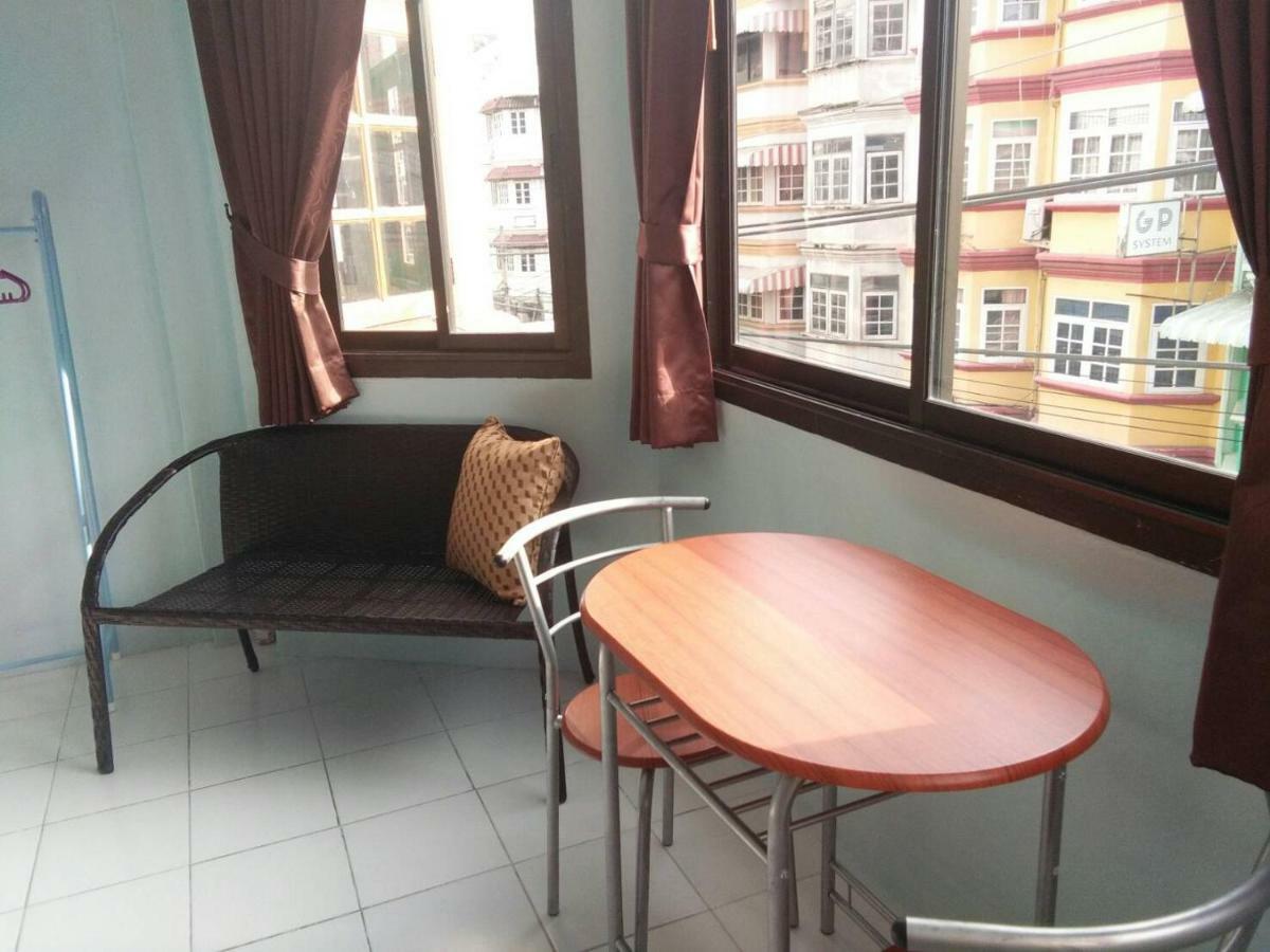 Appartamento A & P House Bangkok Esterno foto