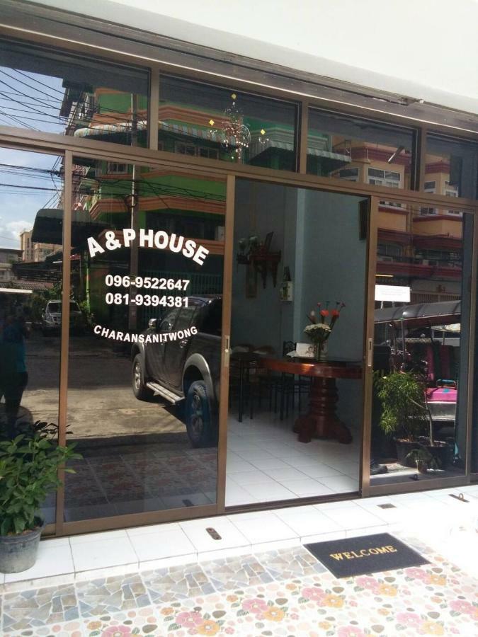 Appartamento A & P House Bangkok Esterno foto