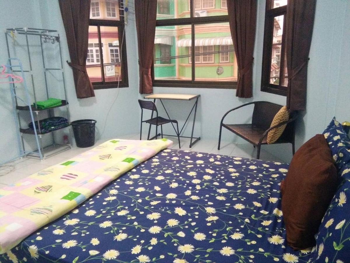 Appartamento A & P House Bangkok Esterno foto