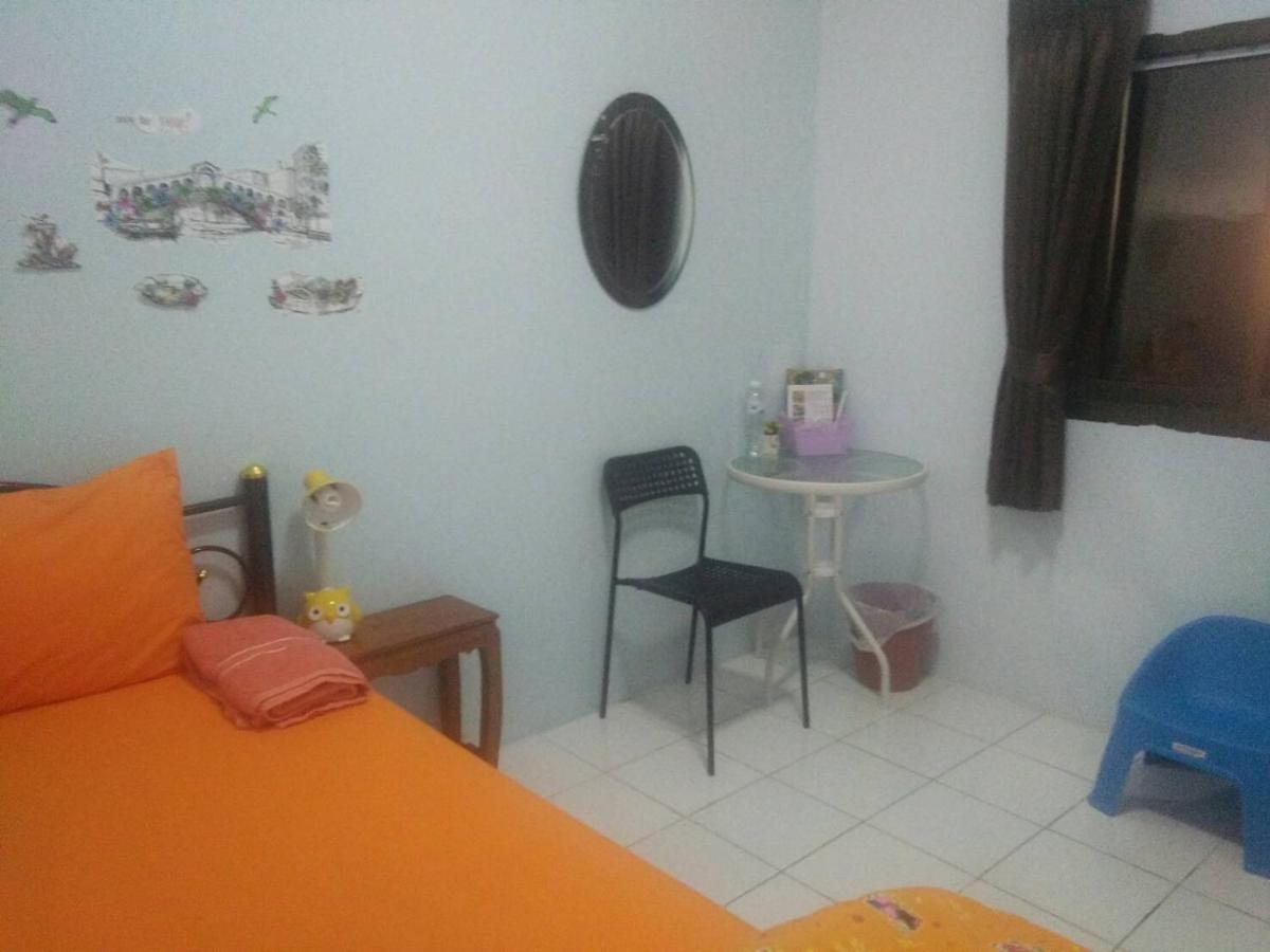 Appartamento A & P House Bangkok Esterno foto