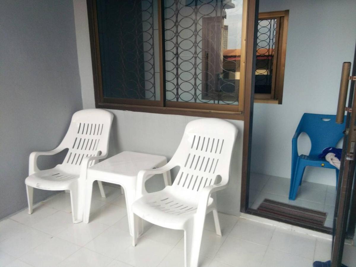 Appartamento A & P House Bangkok Esterno foto