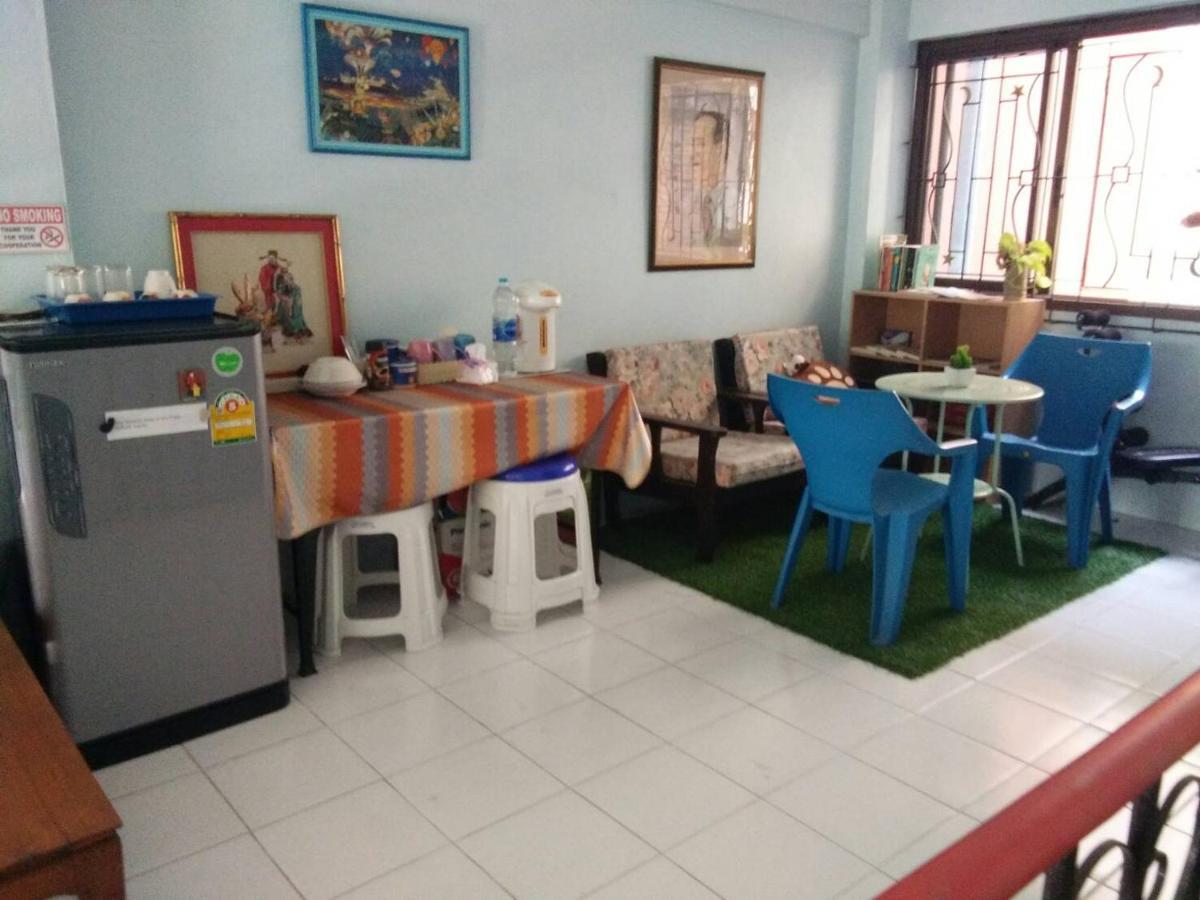 Appartamento A & P House Bangkok Esterno foto